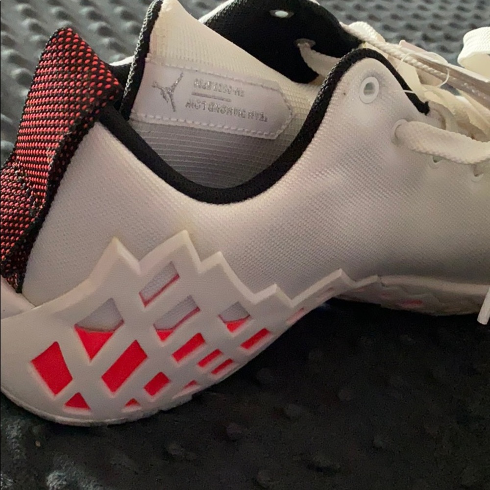 Jordan sneakers - Picture 6 of 16